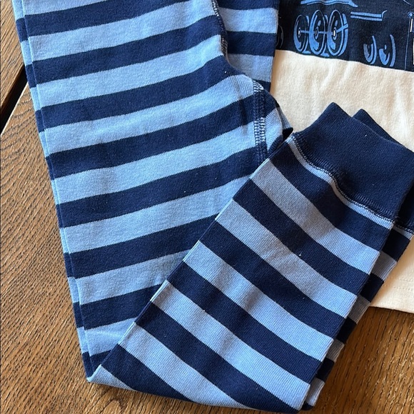 Hanna Andersson Blue and White Pajama Set with Train Design - Picture 3 of 5